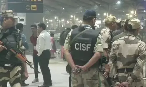 റദ്ദാക്കിയ ടിക്കറ്റുമായി നെടുമ്പാശ്ശേരി വിമാനത്താവളത്തിൽ കടന്നയാൾ അറസ്റ്റിൽ; ഭാര്യയെയും മക്കളെയും സഹായിക്കാ​നെന്ന് മൊഴി