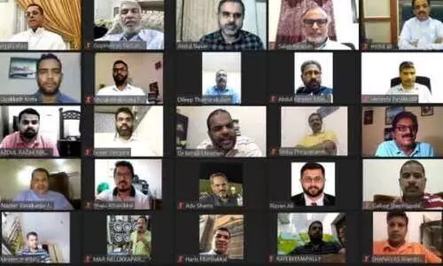 ഗോ​പി നെ​ടു​ങ്ങാ​ടി​ക്ക് ഇ​ന്ത്യ​ൻ വെ​ൽ​ഫെ​യ​ർ അ​സോ​സി​യേ​ഷ​ൻ ജി​ദ്ദ യാ​ത്ര​യ​യ​പ്പ് ന​ൽ​കി