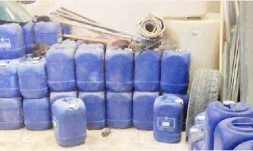 ബേ​സ്​​മെൻറി​ൽ തീ ​പി​ടി​ക്കു​ന്ന ഉ​ൽ​പ​ന്ന​ങ്ങ​ൾ സൂ​ക്ഷി​ച്ച​ത്​ പി​ടി​കൂ​ടി