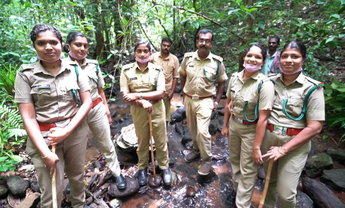 പുന്നല മാതൃകാ ഫോറസ്റ്റ് സ്റ്റേഷനിലെ ബി.എഫ്.ഒമാർ
