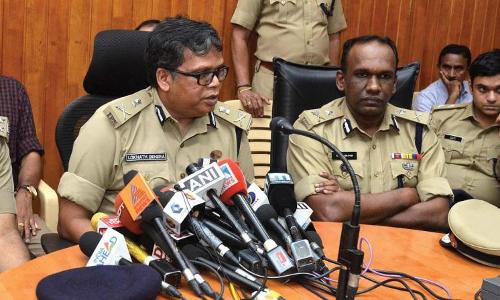 കേസ് വിവരങ്ങൾ മാധ്യമങ്ങേളാട് വിശദീകരിക്കുന്നതിനെതിരെ ഹൈകോടതി കേസ് വിവരങ്ങൾ മാധ്യമങ്ങേളാട് വിശദീകരിക്കുന്നതിനെതിരെ ഹൈകോടതി