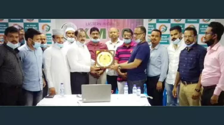 മൂന്ന്​ പതിറ്റാണ്ട്​ നീണ്ട പ്രവാസം മതിയാക്കി ടി.എം. ഹംസ മടങ്ങുന്നു