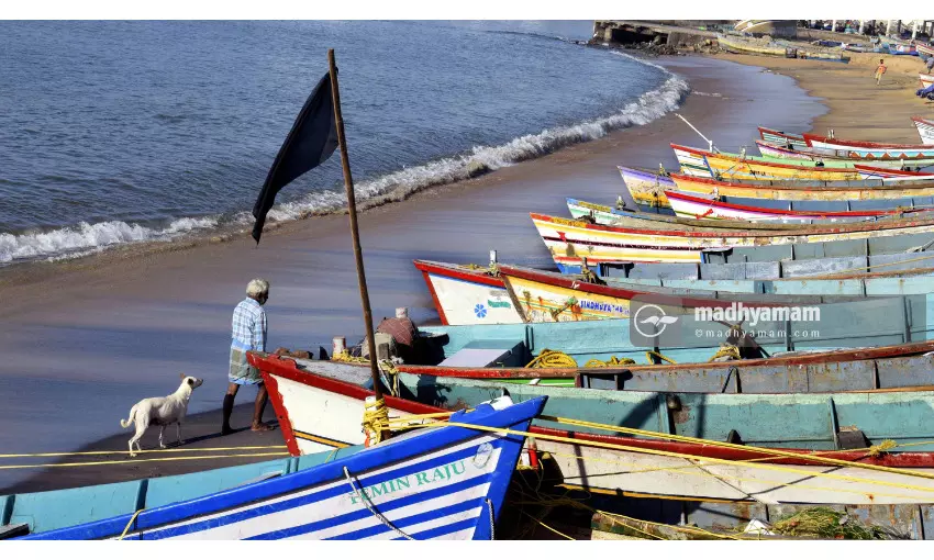 അതിജീവനത്തിലേക്ക്​ തുഴയെറിയാൻ