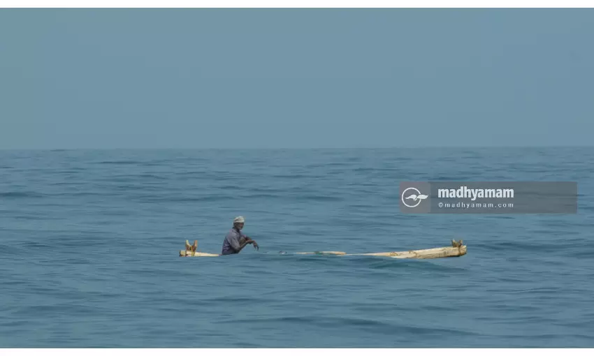 അതിജീവനത്തിലേക്ക്​ തുഴയെറിയാൻ