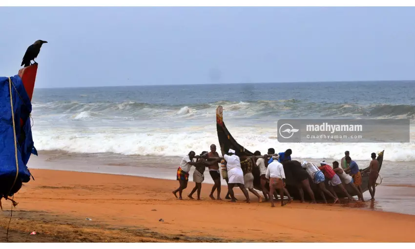 അതിജീവനത്തിലേക്ക്​ തുഴയെറിയാൻ
