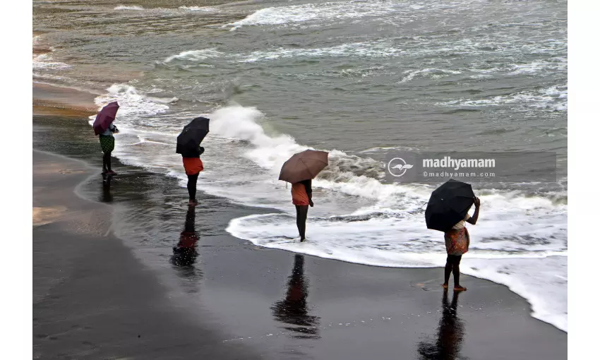അതിജീവനത്തിലേക്ക്​ തുഴയെറിയാൻ