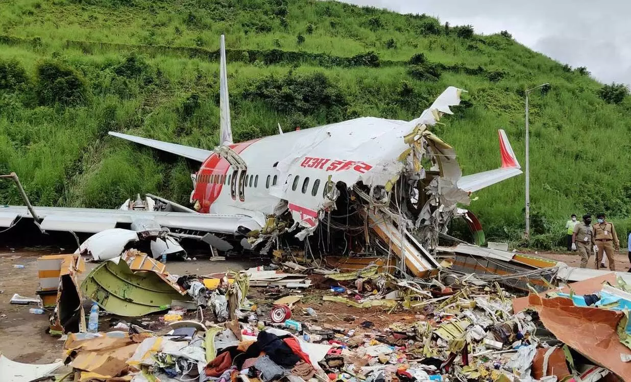 വിമാനാപകടം: 81 പേർ ചികിത്സയിൽ; 21 പേർക്ക് ഗുരുതരം വിമാനാപകടം: 81 പേർ ചികിത്സയിൽ; 21 പേർക്ക് ഗുരുതരം