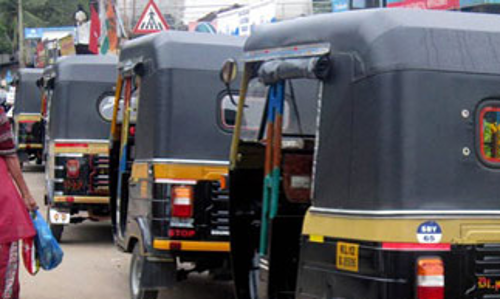 വടകരയിലെ തിരക്ക്: ഓട്ടോറിക്ഷകളെ നിയന്ത്രിക്കും