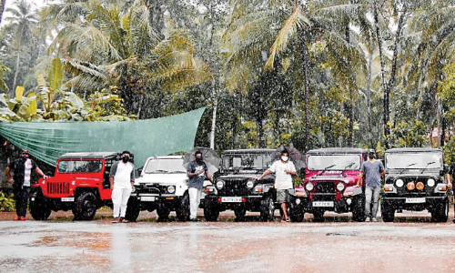ദുരിതത്തിൽ സാന്ത്വനത്തി​െൻറ തണലാവാൻ ഓഫ് റോഡേഴ്സ്