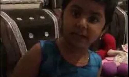 ഇത്രേം എഴുതിയതൊന്നും പോരേ? ഞാൻ ഇനീം എഴുതണോ ? വൈറലായി കൊച്ചുകുറുമ്പിയുടെ വിഡിയോ