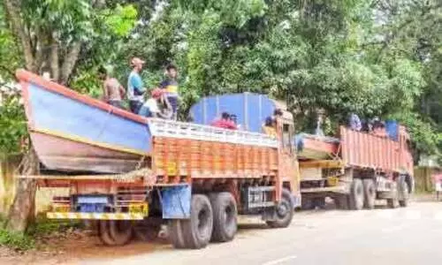 കാവൽ മാലാഖമാരായി എത്തിയ  മത്സ്യത്തൊഴിലാളികള്‍ തിരിച്ചുപോയി
