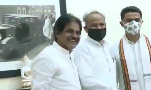 രാജസ്ഥാനിൽ മഞ്ഞുരുക്കം; സചിൻ പൈലറ്റ്​ അശോക്​ ഗെഹ്​ലോട്ടുമായി കൂടിക്കാഴ്​ച നടത്തി