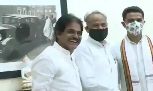 രാജസ്ഥാനിൽ മഞ്ഞുരുക്കം; സചിൻ പൈലറ്റ്​ അശോക്​ ഗെഹ്​ലോട്ടുമായി കൂടിക്കാഴ്​ച നടത്തി