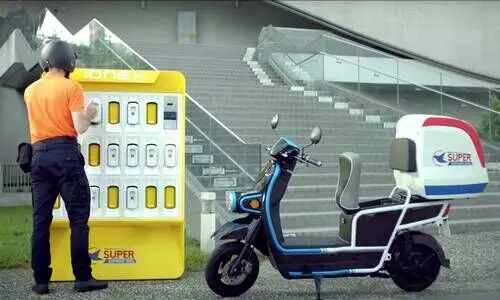 ബാറ്ററി ഇ​െല്ലങ്കിലും വാഹനം ഇറക്കാം; സുപ്രധാന നീക്കവുമായി റോഡ് ഗതാഗത മന്ത്രാലയം