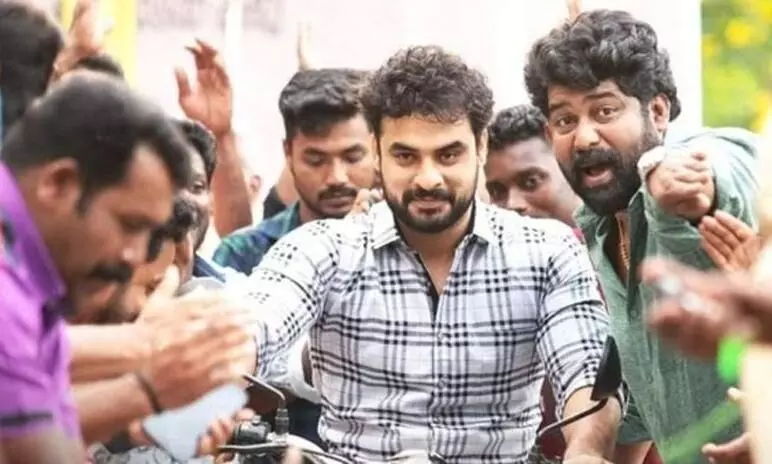 കിലോമീറ്റേഴ്​സ്​ & കിലോമീറ്റേഴ്​സ്​ ഒ.ടി.ടി റിലീസിന്; ഫിയോക്കിനെ പരിഹസിച്ച്​ ആഷിഖ്​ അബു