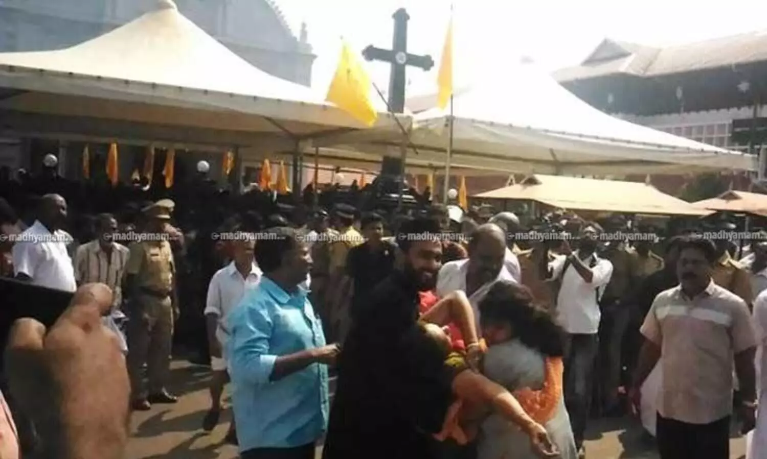 കോതമംഗലം പള്ളിക്കേസ്: കേന്ദ്രസേനയെ വിളിക്കുന്നതിന്‍റെ സാധ്യത തേടി ഹൈകോടതി