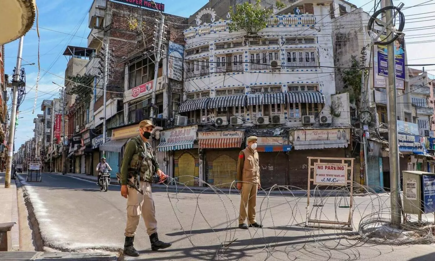 കശ്​മീരിൽ ദുരന്തനിവാരണ ഫണ്ട്​ ഉപയോഗിച്ച്​ ബാരിക്കേഡുകൾ വാങ്ങിയെന്ന്​