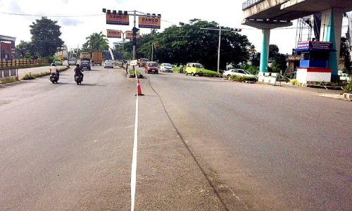 ബൈ​പാ​സ് ക​വ​ല​യി​ലെ നി​യ​ന്ത്ര​ണ​ങ്ങ​ൾ ദു​രി​തം