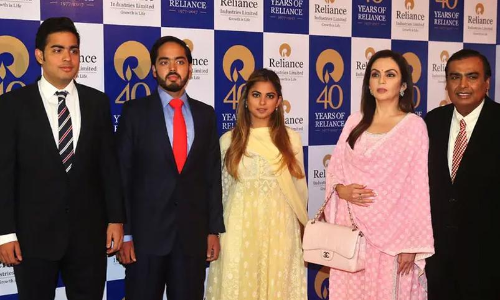 പിൻഗാമിയെ കണ്ടെത്താനുള്ള നീക്കവുമായി മുകേഷ്​ അംബാനി