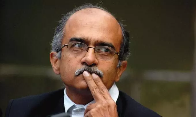 കോടതിയലക്ഷ്യ കേസിൽ പ്രശാന്ത് ഭൂഷണ്‍ കുറ്റക്കാരനെന്ന്​  സുപ്രീംകോടതി