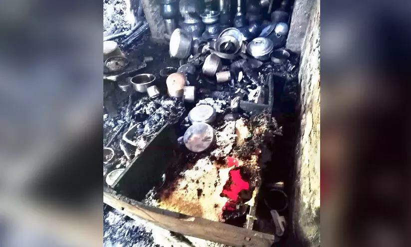 വീടിനു തീപിടിച്ച് ഗൃഹനാഥന് പൊള്ളലേറ്റു