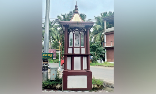 ബാ​പ്പു​ജി മ​രി​ച്ചി​ട്ടി​ല്ല, ന​മ്മോ​ടൊ​പ്പ​മു​ണ്ട്...