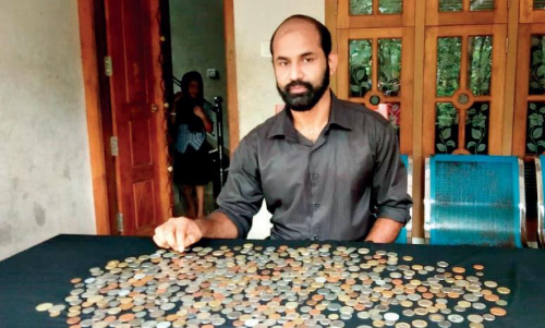 മു​ഹ​മ്മ​ദ​ലി​യു​ടെ ശേ​ഖ​ര​ത്തി​ലു​ണ്ട്​ അ​പൂ​ർ​വ നാ​ണ​യ​ങ്ങ​ൾ