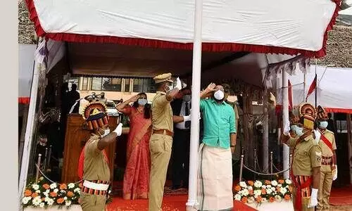 തിരുവനന്തപുരത്ത് മന്ത്രി കടകംപിള്ളി സുരേന്ദ്രൻ പതാകയുയർത്തി