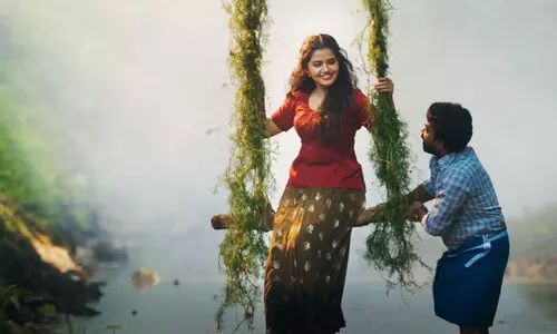 ഹരിശങ്കർ പാടിയ പെയ്യും നിലാവ്​; മണിയറയിലെ അശോകനിലെ പുതിയ പാട്ട്​