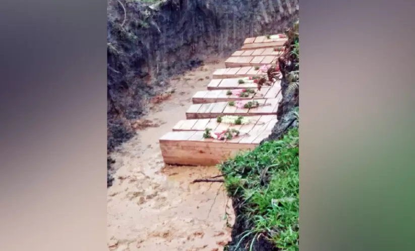 നി​ങ്ങ​ള​റി​യു​മോ, എ​ന്തു​കൊ​ണ്ട് അ​വ​രെ ഒ​രേ കു​ഴി​യി​ൽ അ​ട​ക്കി​യെ​ന്ന്​?