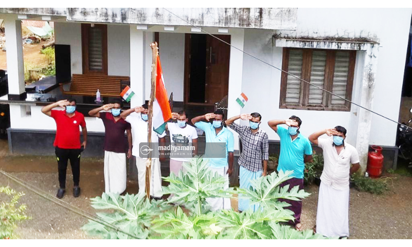 കരിപ്പൂർ വിമാന അപകട രക്ഷാപ്രവർത്തകർ ക്വാറന്റീൻ കേന്ദ്രത്തിൽ കരിപ്പൂർ വിമാന അപകട രക്ഷാപ്രവർത്തകർ ക്വാറന്റീൻ കേന്ദ്രത്തിൽ