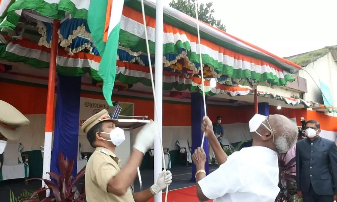 സംസ്​ഥാനത്ത്​ വിവിധ ജില്ലകളിൽ സ്വാതന്ത്ര്യദിനം ആഘോഷിച്ചു