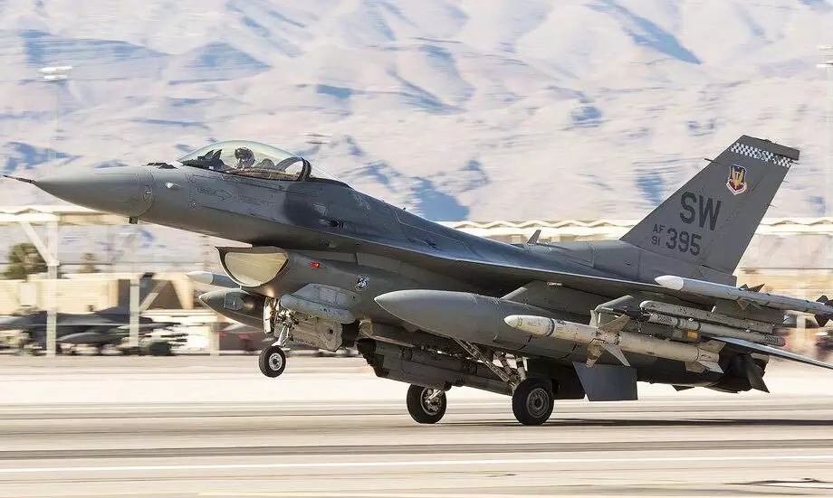 അത്യാധുനിക എഫ്-16 ജെറ്റ് വിമാനങ്ങൾ കൈമാറാൻ യു.എസ്-തായ് വാൻ കരാർ