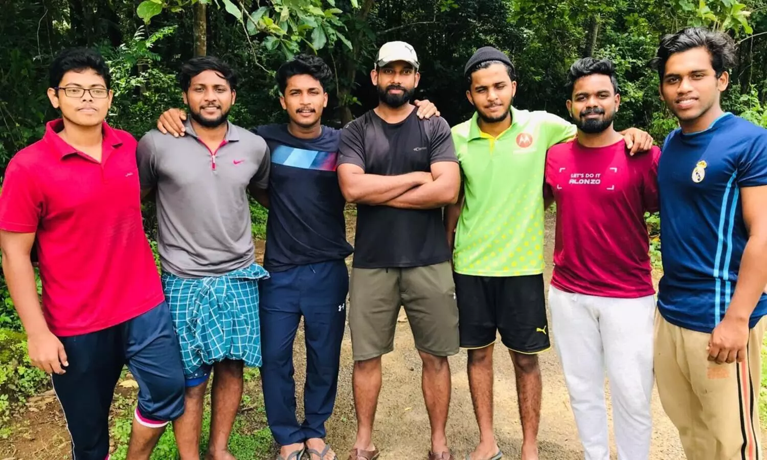 അഞ്ചു പോത്തുകളെ വീണുകിട്ടി, ഒന്നരമാസം പോറ്റി ഉടമകൾക്ക് നൽകി പെരിന്തൽമണ്ണയിലെ ‍യുവാക്കൾ