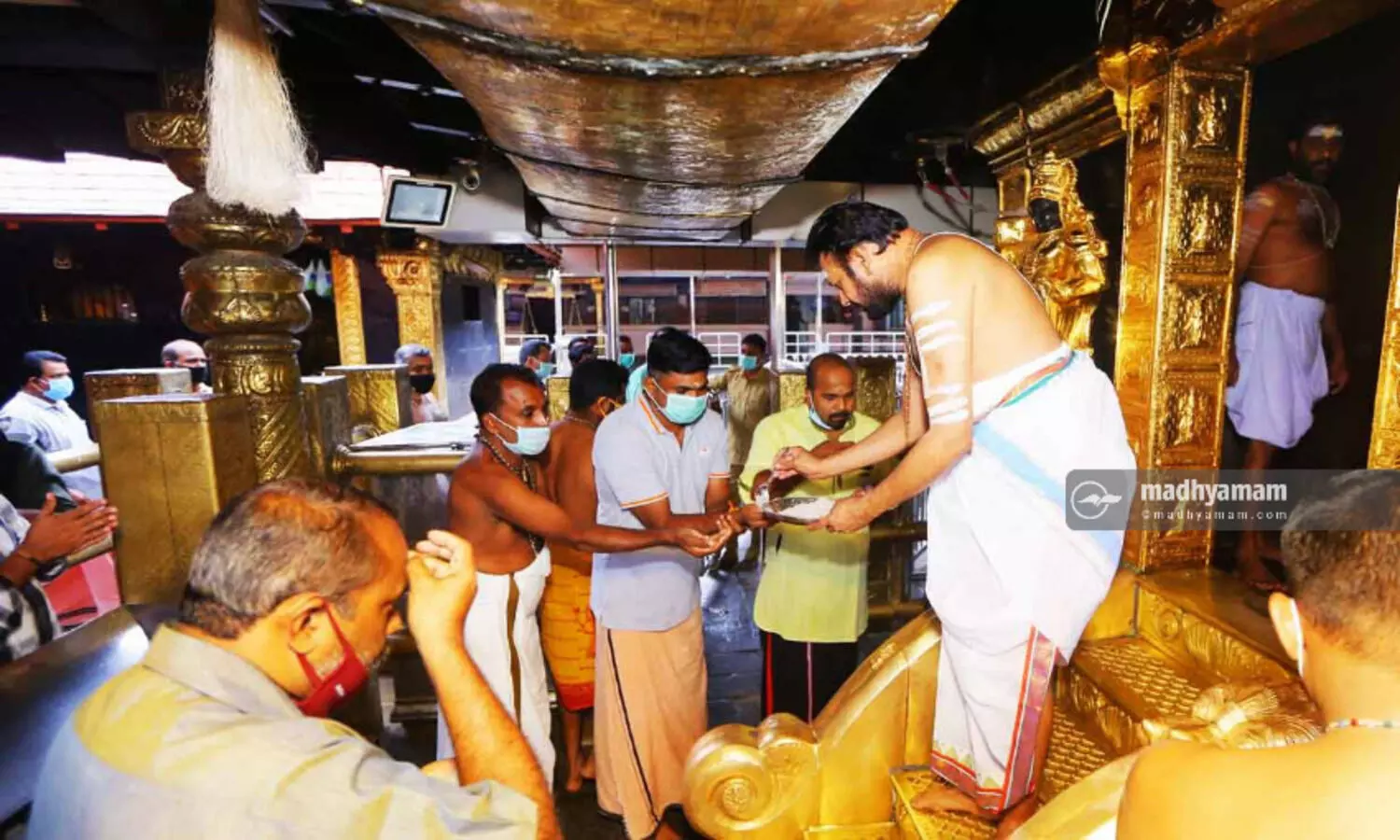 ചിങ്ങമാസ പൂജ: ശബരിമല നട തുറന്നു