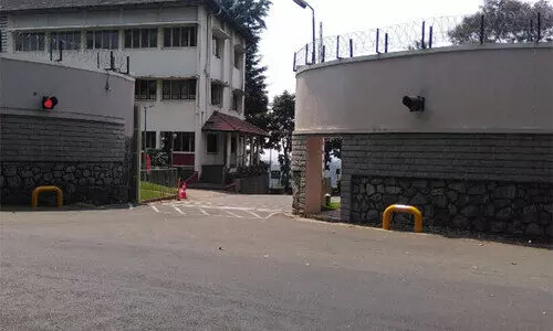 വടവാതൂർ എം.ആര്‍.എഫ് ടയേഴ്​സിനെ  കോവിഡ് ക്ലസ്​റ്ററായി പ്രഖ്യാപിച്ചു