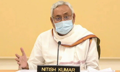 ലാലുവി​െൻറ പാർട്ടിയിൽ ചേരാൻ നീക്കമെന്ന്​ സംശയം; ബീഹാറിൽ മന്ത്രിയെ പുറത്താക്കി നിതീഷ്​