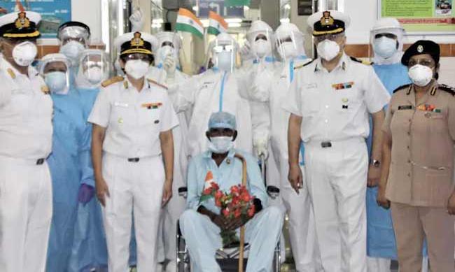 കോവിഡിനും തോൽപ്പിക്കാനായില്ല പോരാട്ടവീര്യത്തെ; 98കാരനായ റിട്ട. സൈനികന് രോഗമുക്തി കോവിഡിനും തോൽപ്പിക്കാനായില്ല പോരാട്ടവീര്യത്തെ; 98കാരനായ റിട്ട. സൈനികന് രോഗമുക്തി