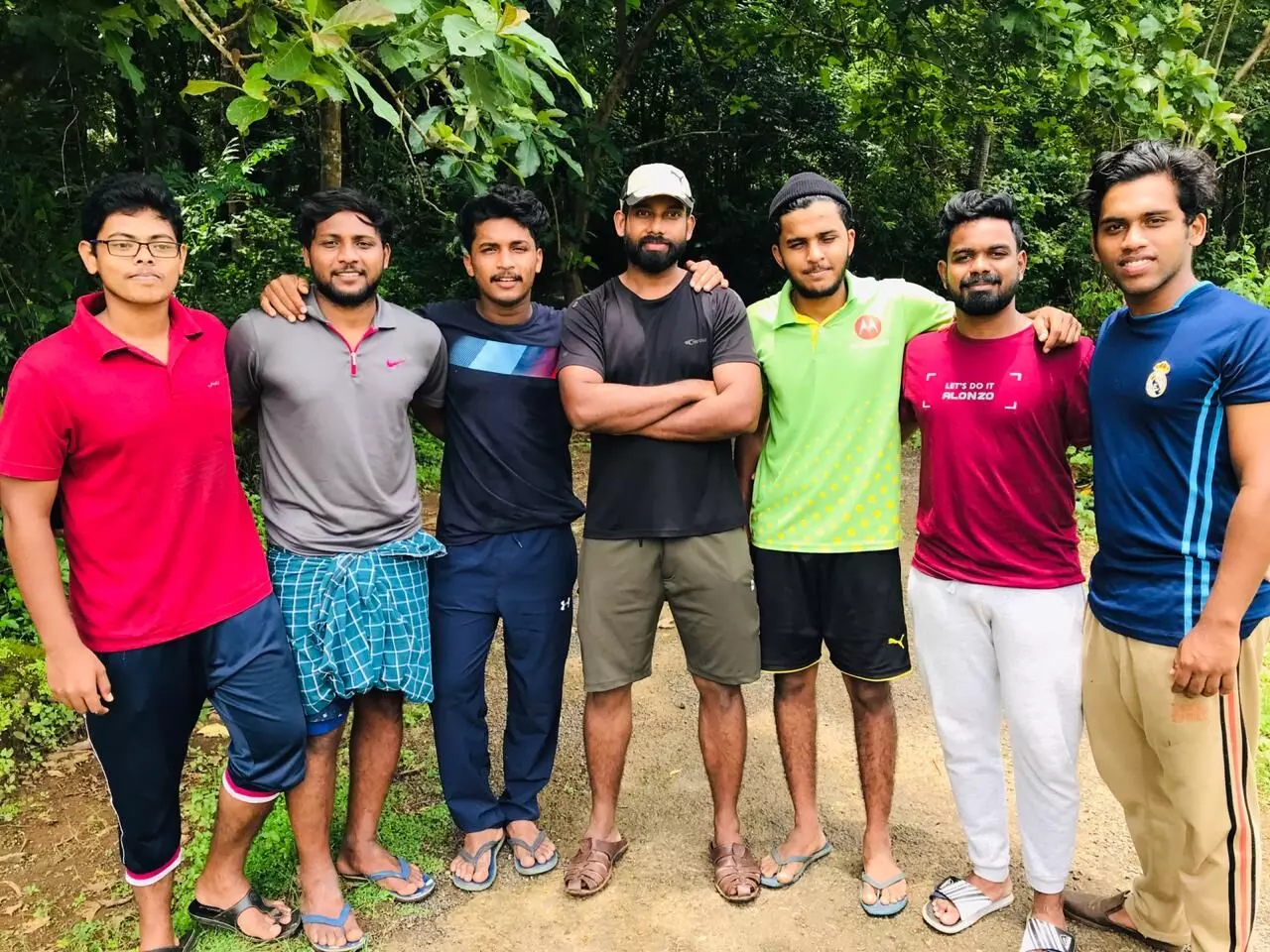 അഞ്ചു പോത്തുകളെ വീണുകിട്ടി, ഒന്നരമാസം പോറ്റി ഉടമകൾക്ക് നൽകി പെരിന്തൽമണ്ണയിലെ ‍യുവാക്കൾ