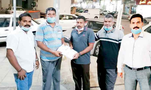 ഒ.​ഐ.​സി.​സി സ​ഹാ​യി​ച്ചു, പെ​രു​മാ​ൾ സോ​ല​മു​ത്തു നാ​ട​ണ​ഞ്ഞു