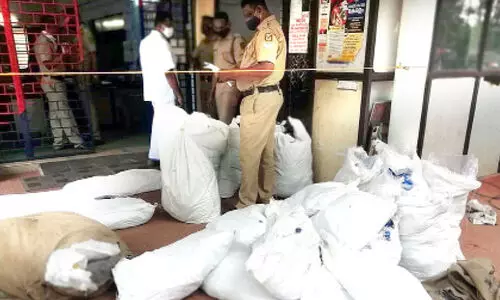 അംഗൻവാടിക്കാ‍യി കടയുടെ പൂട്ട് പൊളിച്ചു; കണ്ടെത്തിയത് വൻ പാൻമസാല ശേഖരം