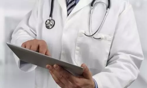 വീ​ട്ടി​ൽ ചി​കി​ത്സ​യി​ലു​ള്ള കോവിഡ്​ രോ​ഗി​ക്ക്​ ഡോ​ക്ട​റു​ടെ സേ​വ​നം വീ​ട്ടി​ലും കിട്ടും