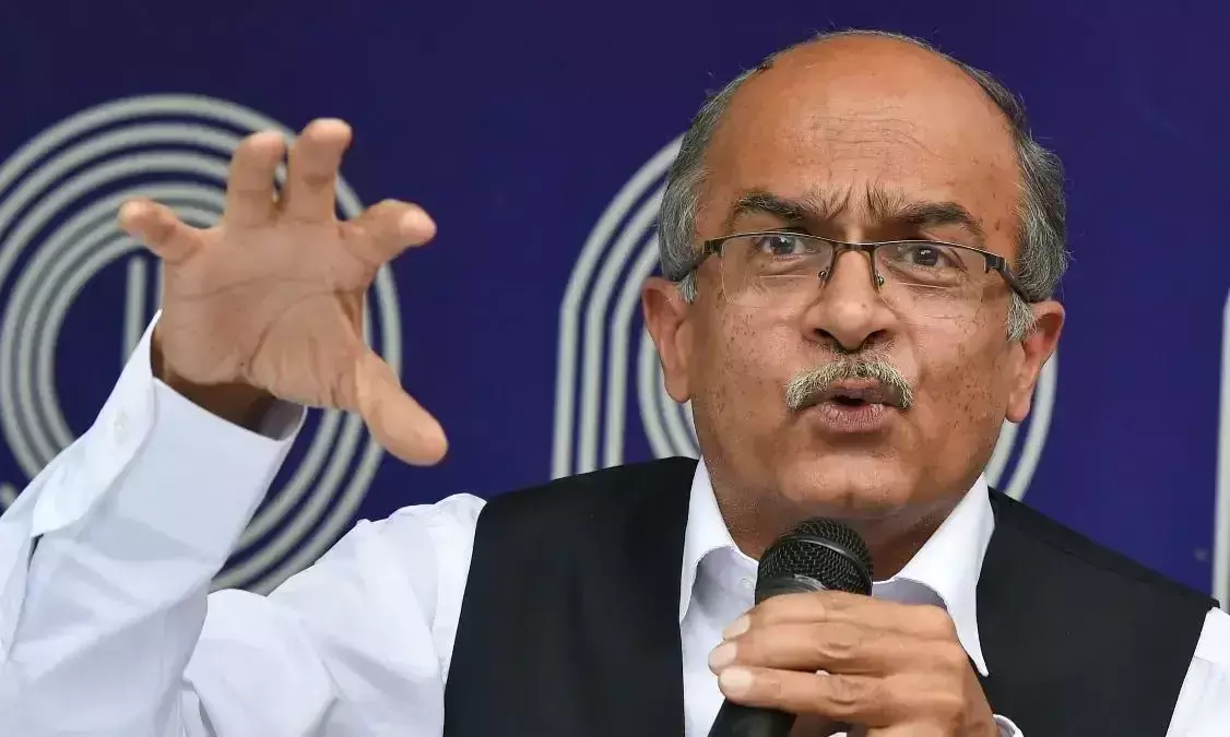 സുപ്രീംകോടതി വീണ്ടും പ്രശാന്ത് ഭൂഷണിനു പിറകെ