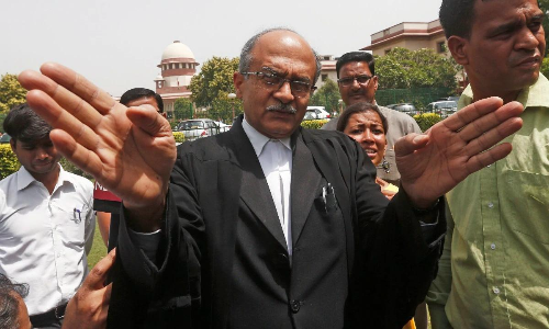 പ്രശാന്ത്​ ഭൂഷണ് പിന്തുണയുമായി ആയിരത്തിലേറെ അഭിഭാഷകര്‍