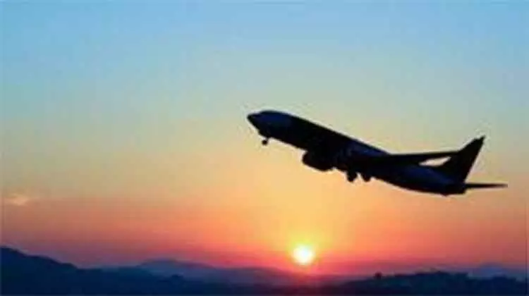 ദുരിതകാലത്ത് കൈമെയ് മറന്ന് പ്രവാസലോകം ദുരിതകാലത്ത് കൈമെയ് മറന്ന് പ്രവാസലോകം