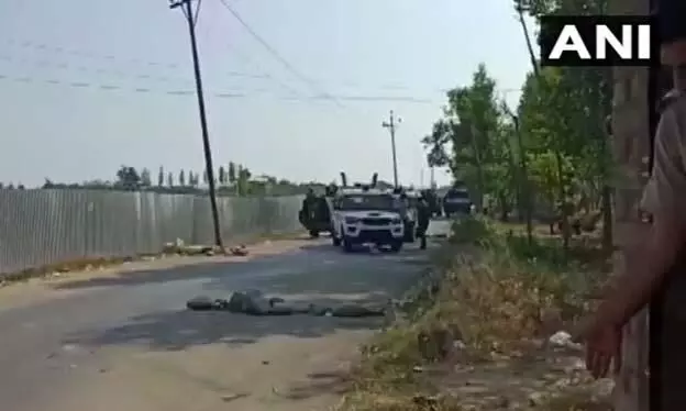 കശ്മീരിൽ ഭീകരാക്രമണം; മൂന്ന് സുരക്ഷാ ഉദ്യോഗസ്ഥർ കൊല്ലപ്പെട്ടു
