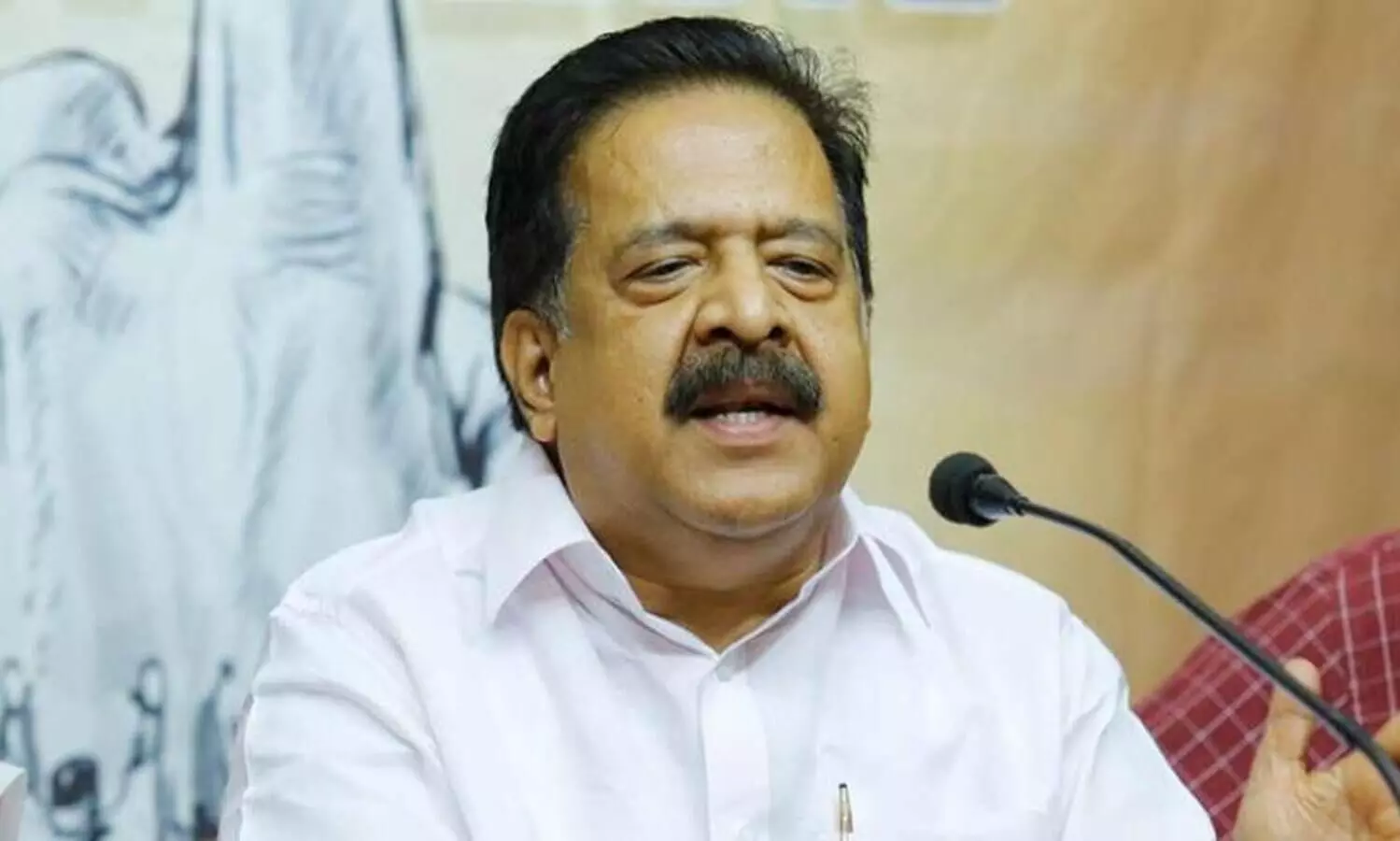 മുഖ്യമന്ത്രിയുടെ ഔദ്യോഗിക സംഘത്തിൽ ചർച്ചക്ക്​ സ്വപ്​ന നിയോഗിക്കപ്പെട്ടതെങ്ങനെ -ചെന്നിത്തല