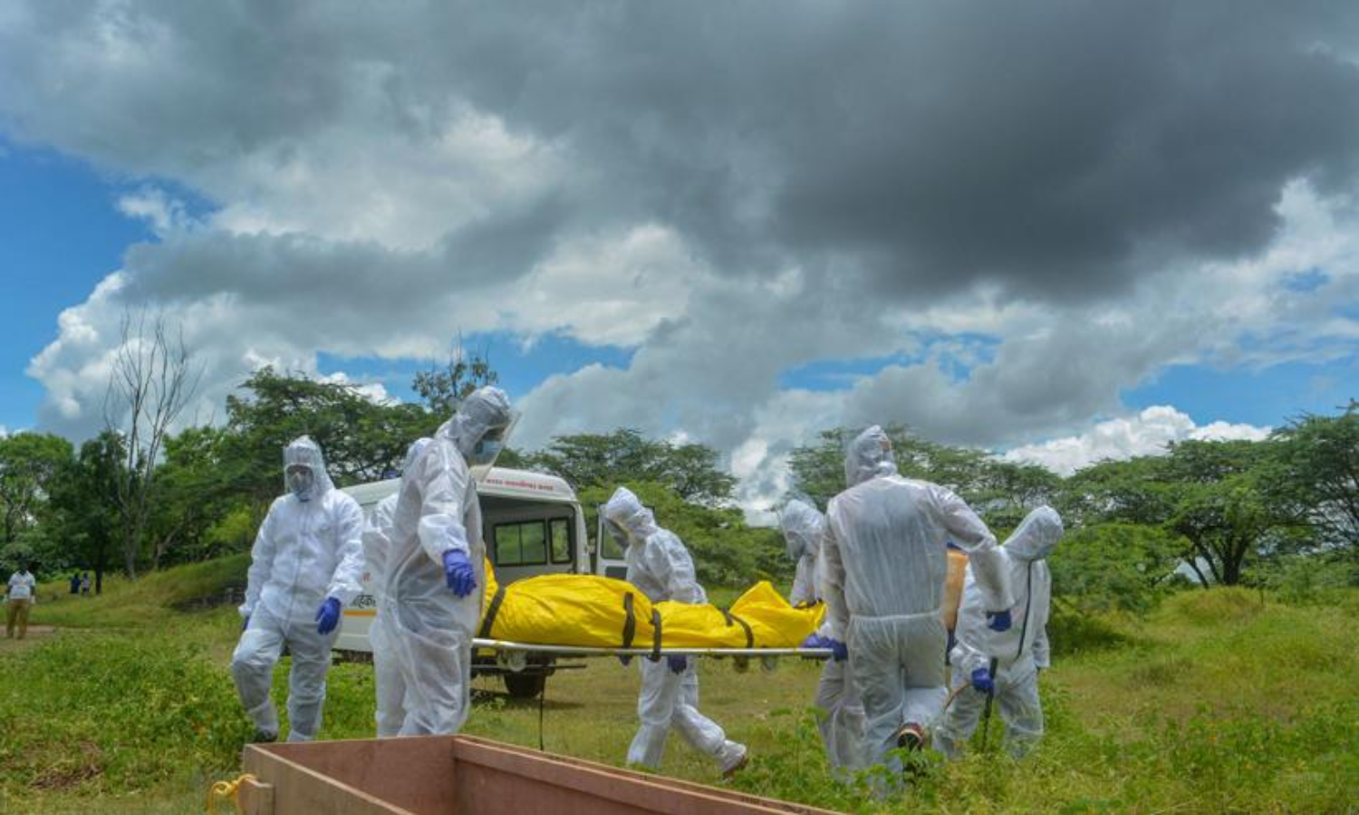 ഒാരോ മൂന്ന്​ മിനിറ്റിലും രണ്ടുവീതം മരണം; രാജ്യത്ത്​ കോവിഡ്​ മരണം 51,797 കടന്നു
