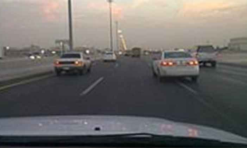 അതിവേഗ പാതകൾ മുറിച്ചുകടക്കുന്നത്​ കുറ്റകരം