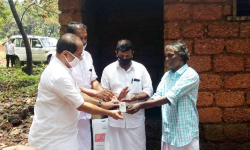 63ാം വയസ്സിൽ തിരിച്ചറിയൽ രേഖ; ആഹ്ലാദത്തിൽ ഡീസൽ ഫ്രാൻസിസ്